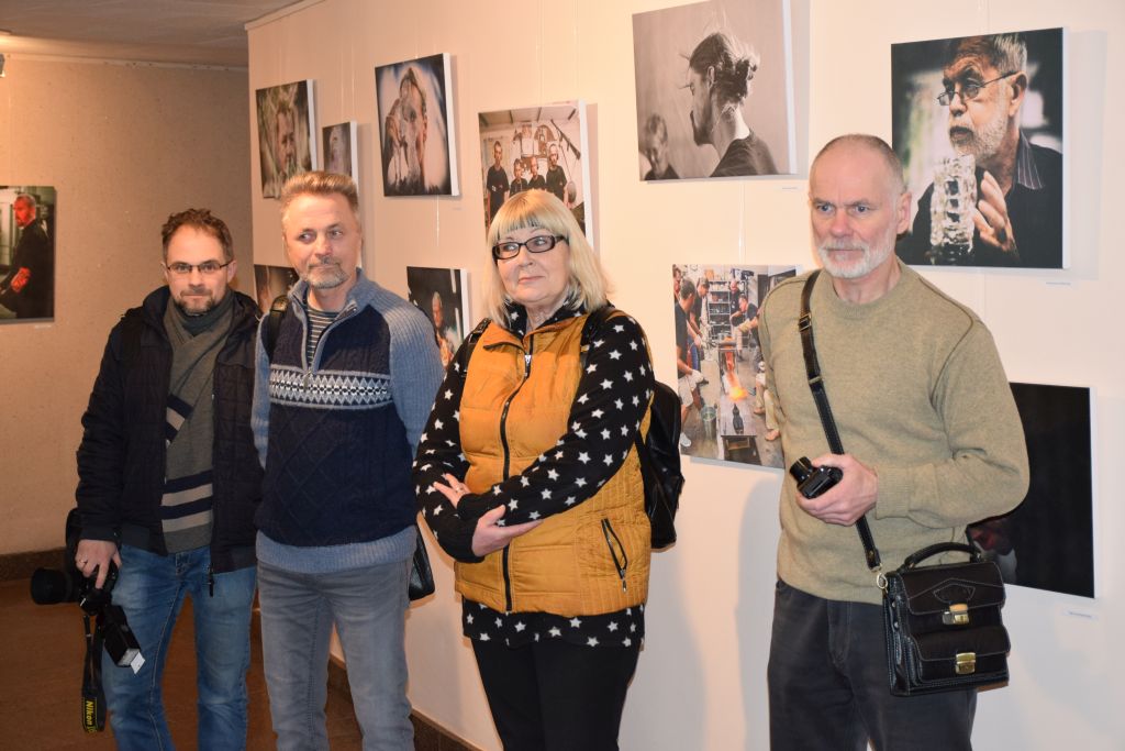 Panevėžio miesto savivaldybėje atidaryta dailės galerijos ir meninio stiklo studijos „Glasremis“ paroda „GLASSJAZZ meniniame stikle ir fotografijoje“.