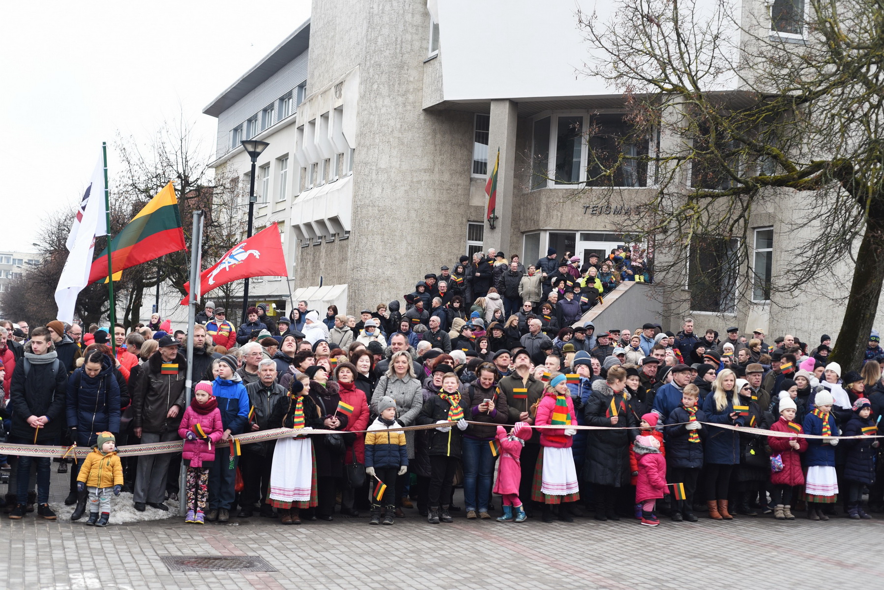 Kovo 11-ąją Panevėžio širdis – Laisvės aikštė – šurmuliavo miniomis paties įvairiausio amžiaus miestiečių ir miesto svečių. Ką jiems reiškia ši pavasario šventė? Kuo kiekvienam svarbi ši diena?