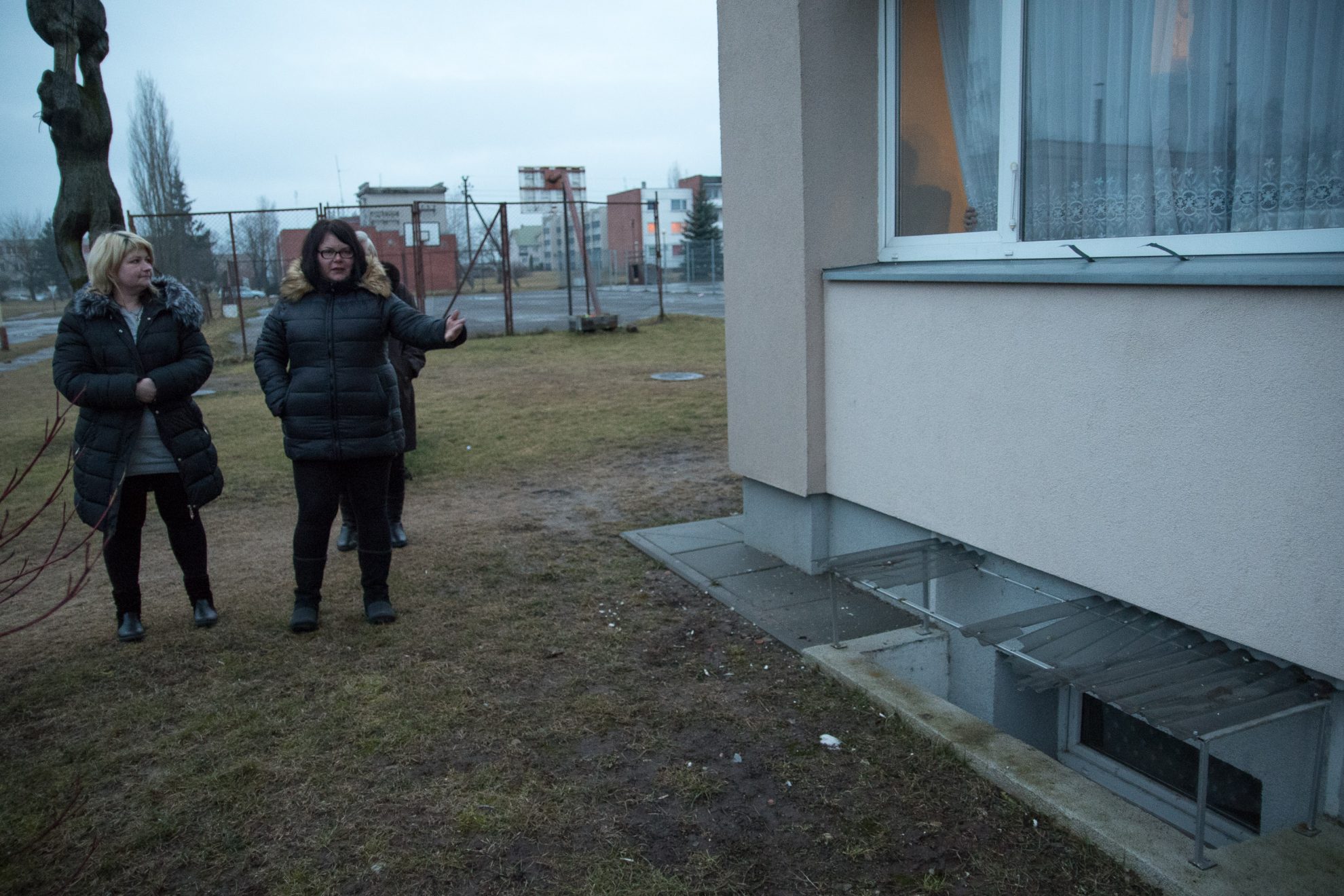 Daugiabučių renovaciją patikėję Velžio komunaliniam ūkiui, Panevėžio rajono gyventojai dabar turi vargo dėl akis badančio broko.