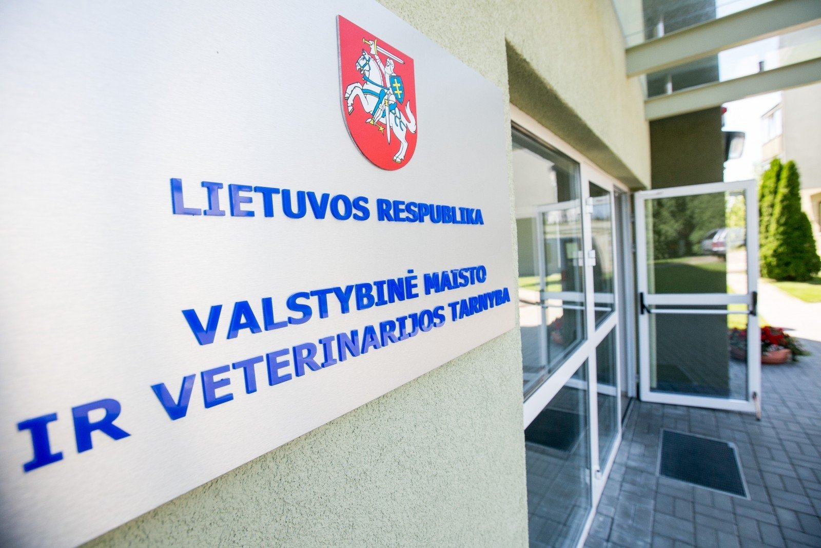 Panevėžio valstybinės maisto ir veterinarijos tarnyba po planinio patikrinimo, nustačius šiurkščių higienos pažeidimų, sustabdė UAB „Ūkininko rojus“ veiklą.