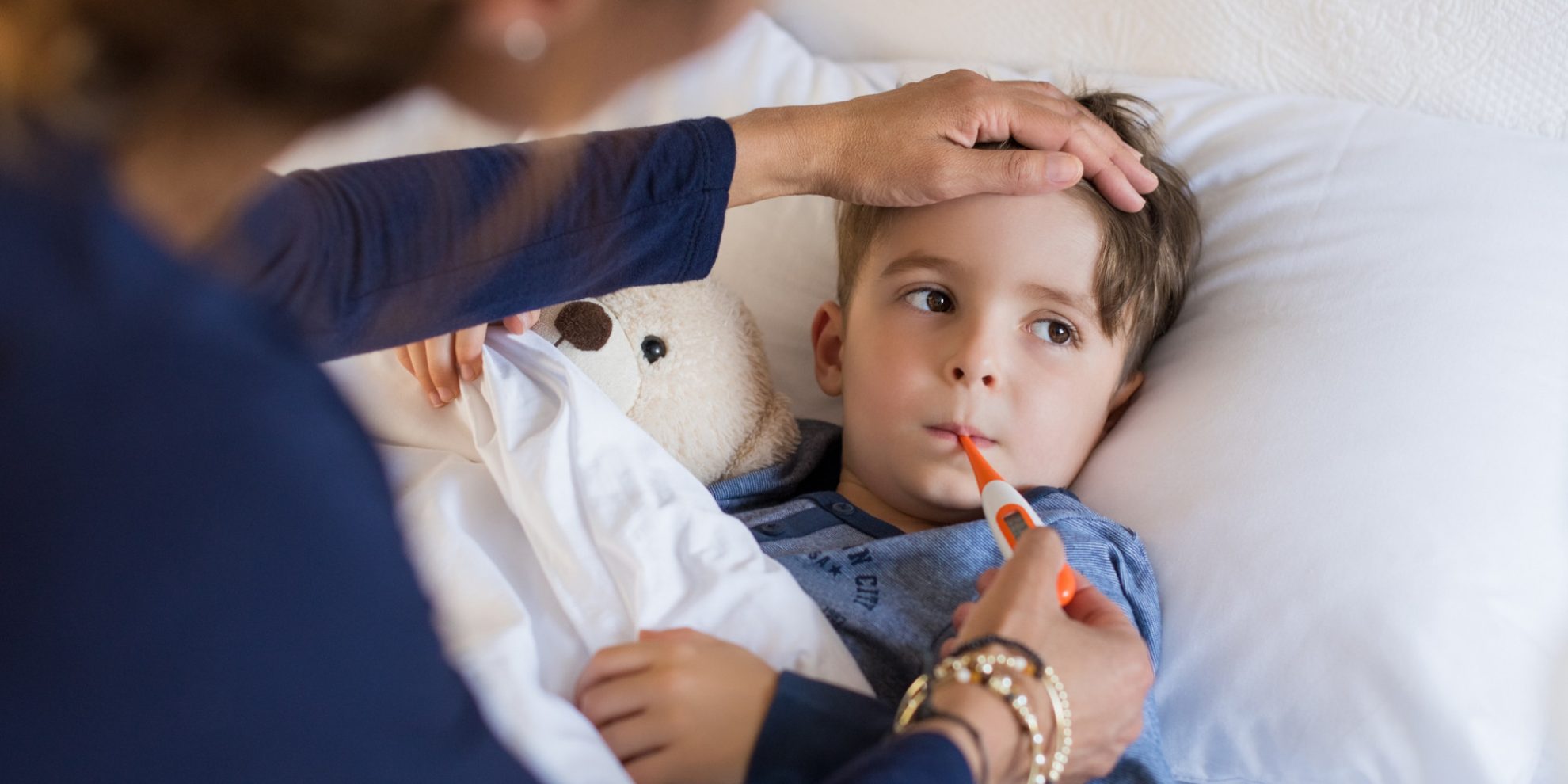 Nedarbingumo pašalpas slaugyti sergančius anūkus nuo nuo kitų metų galėtų gauti ir dirbantys vaikų seneliai.