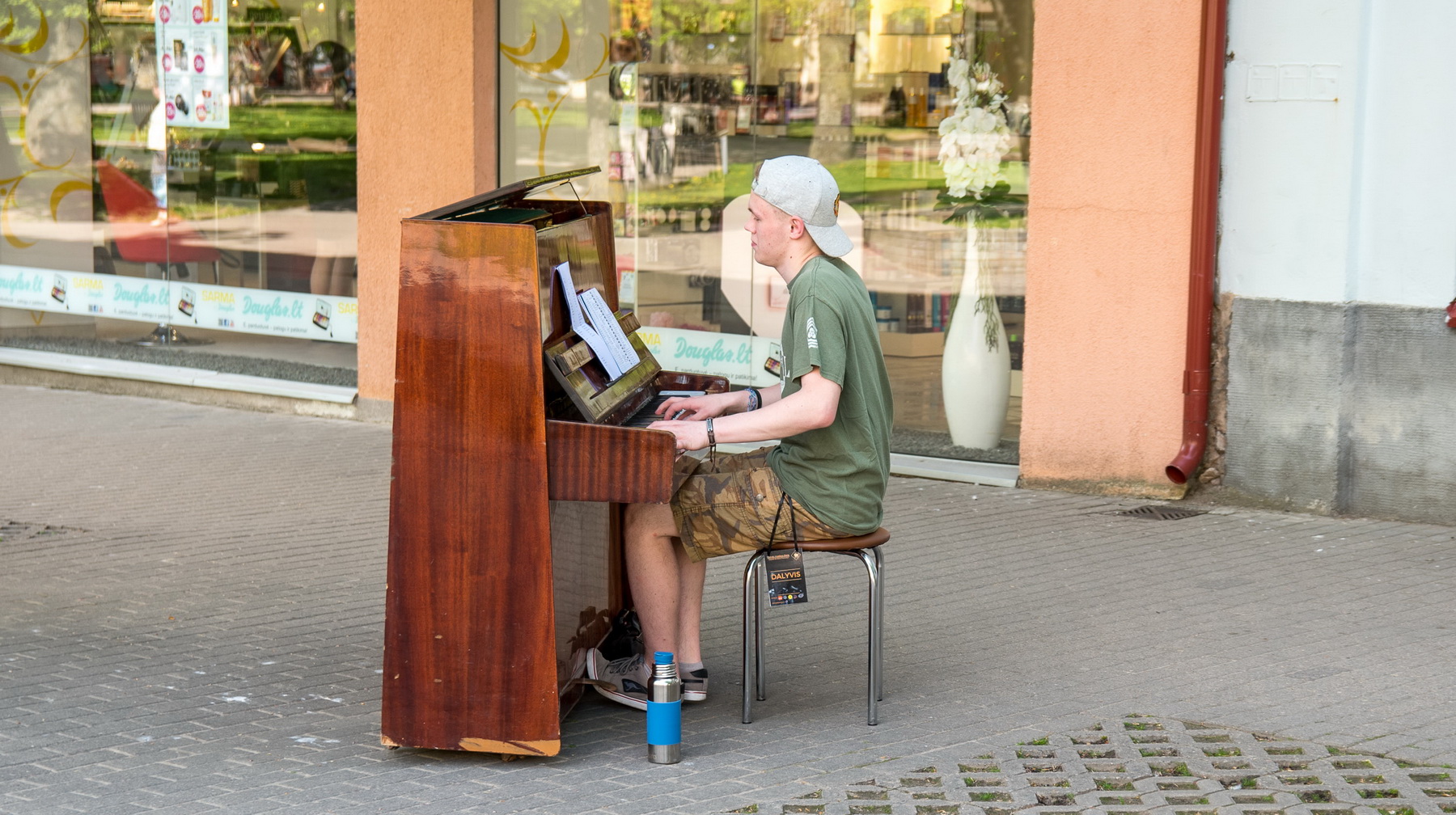 Panevėžio centras vienai dienai tapo muzikos aikštele – per miestą nuvilnijo tradicinė Gatvės muzikos diena.