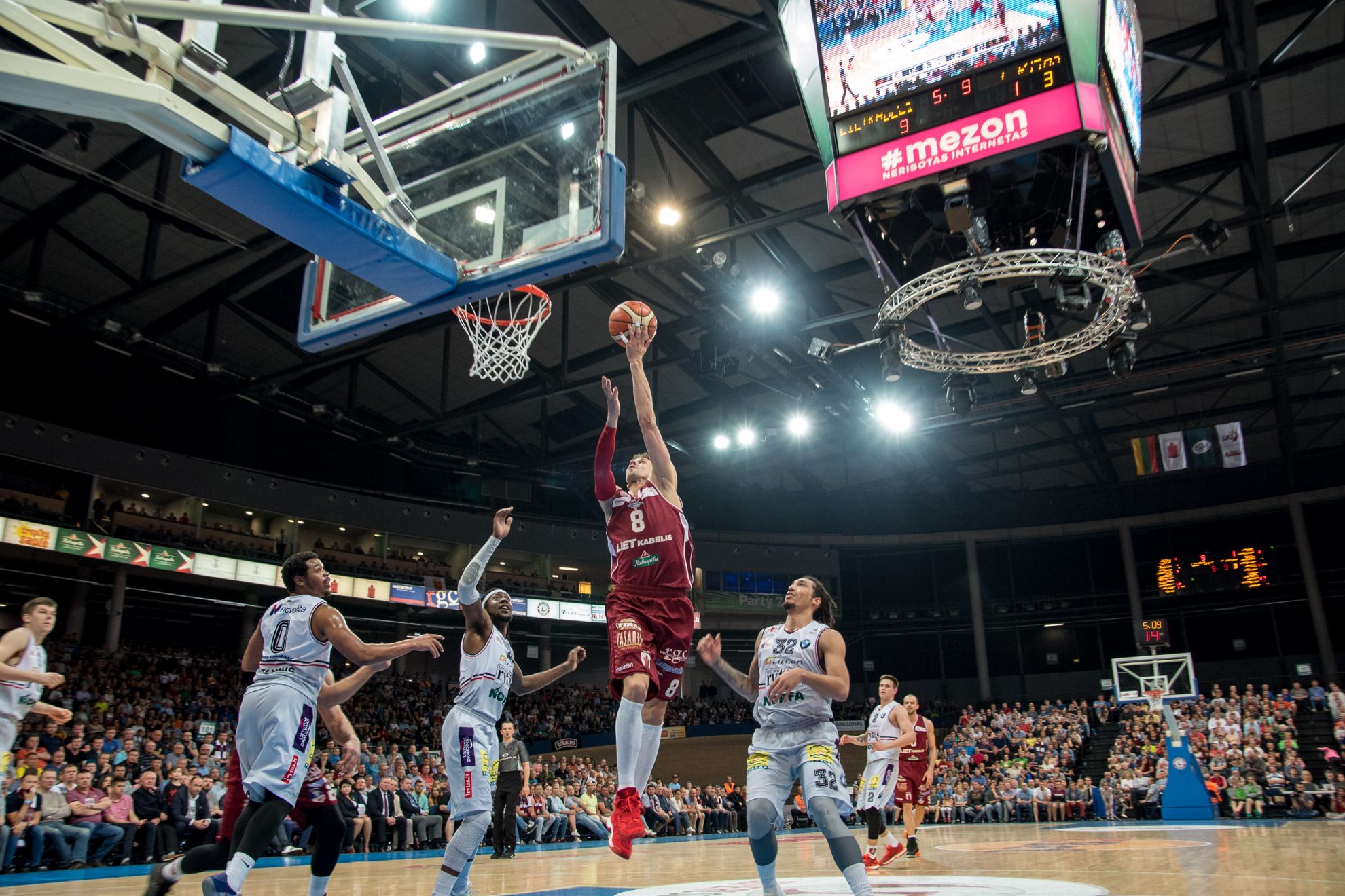 Antradienį Panevėžyje „Lietkabelis“ išnaudojo puikų šansą namuose užbaigti LKL pusfinalio seriją ir iškovojo trečiąją pergalę prieš „Lietuvos rytą“.