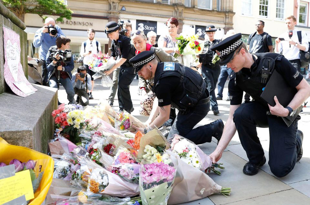 Daugeliui lietuvių emigrantų antrąja tėvyne tapusioje Didžiojoje Britanijoje darosi neramiau: per du mėnesius šalies didmiesčiuose įvykdyti du teroro aktai.