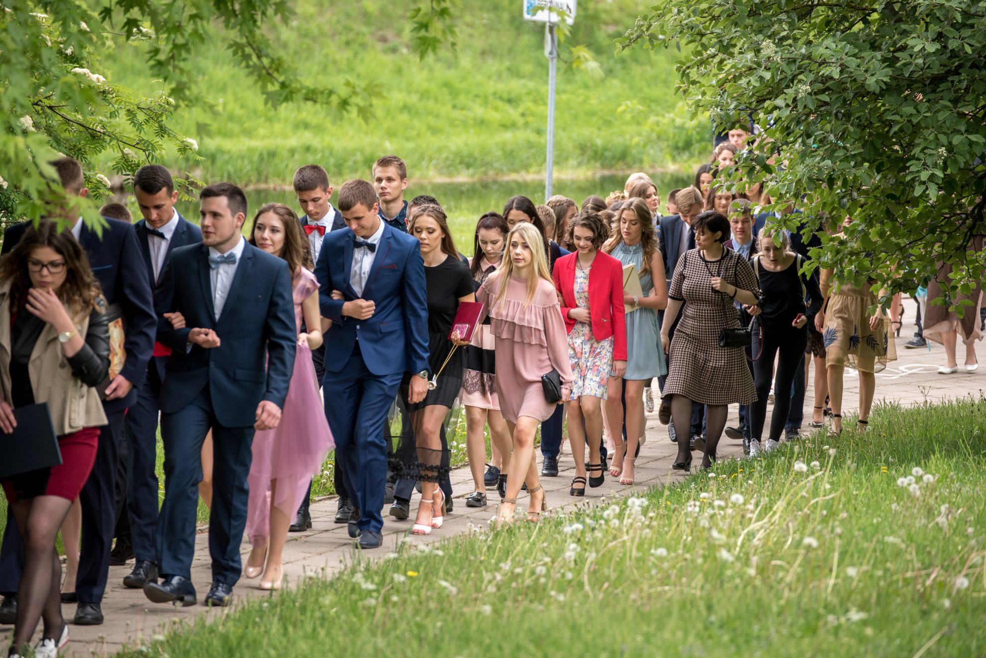 Mokyklose jau aidi paskutinis skambutis. Šiandien paskutinėje pamokoje dalyvavo 170 Panevėžio 5-osios gimnazijos abiturientų.