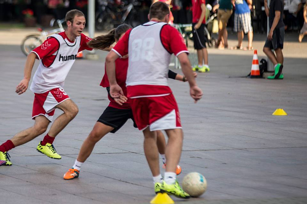 Lietuvos futbolo mėgėjų lygos Panevėžio pirmenybėse sužaidus pirmąjį ratą komandos pagal rezultatus čempionatą tęsia dviejose grupėse. Čia jau sužaistas antrasis ratas.