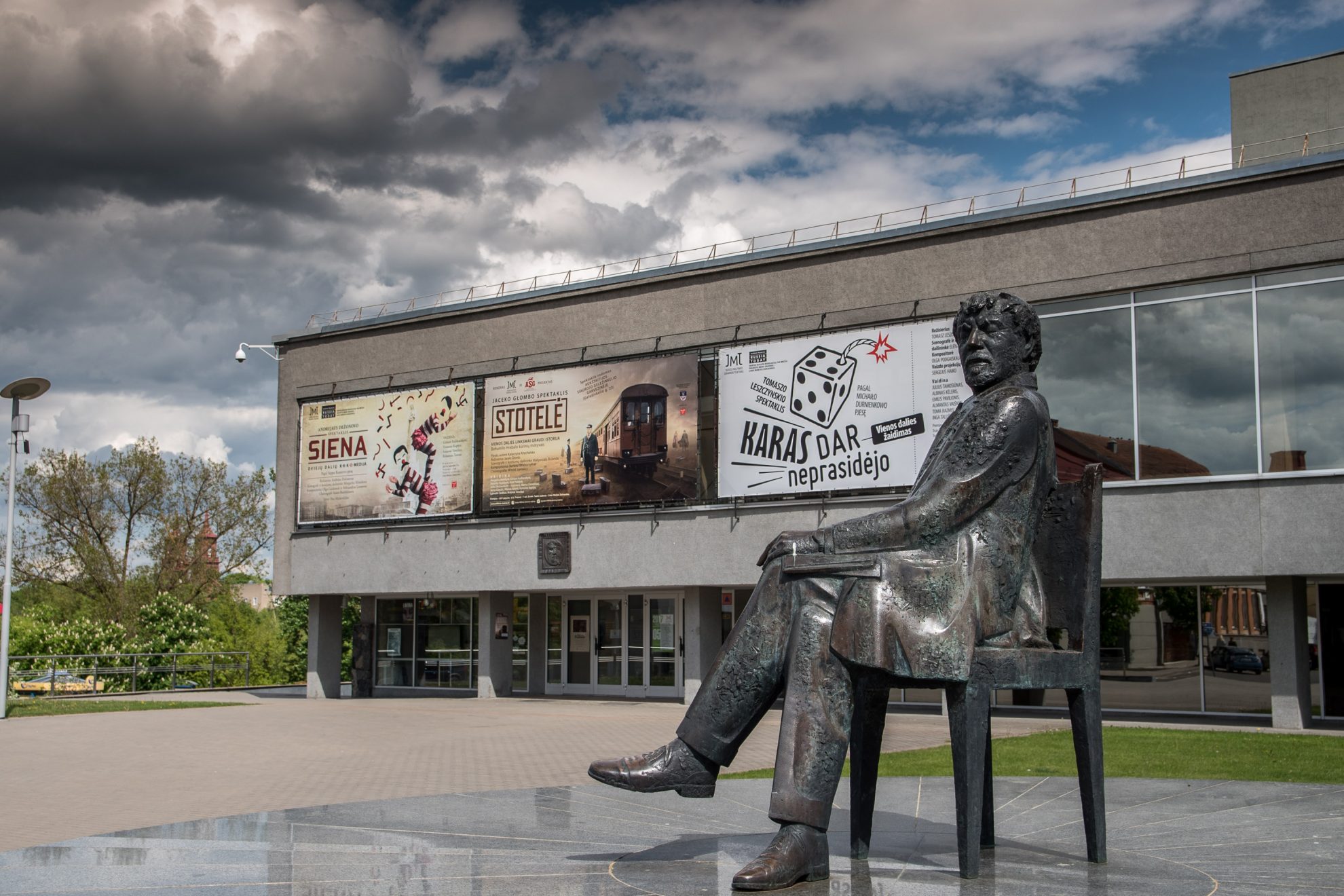 Panevėžio Juozo Miltinio dramos teatro direktoriaus posto siekia 4 kandidatai.