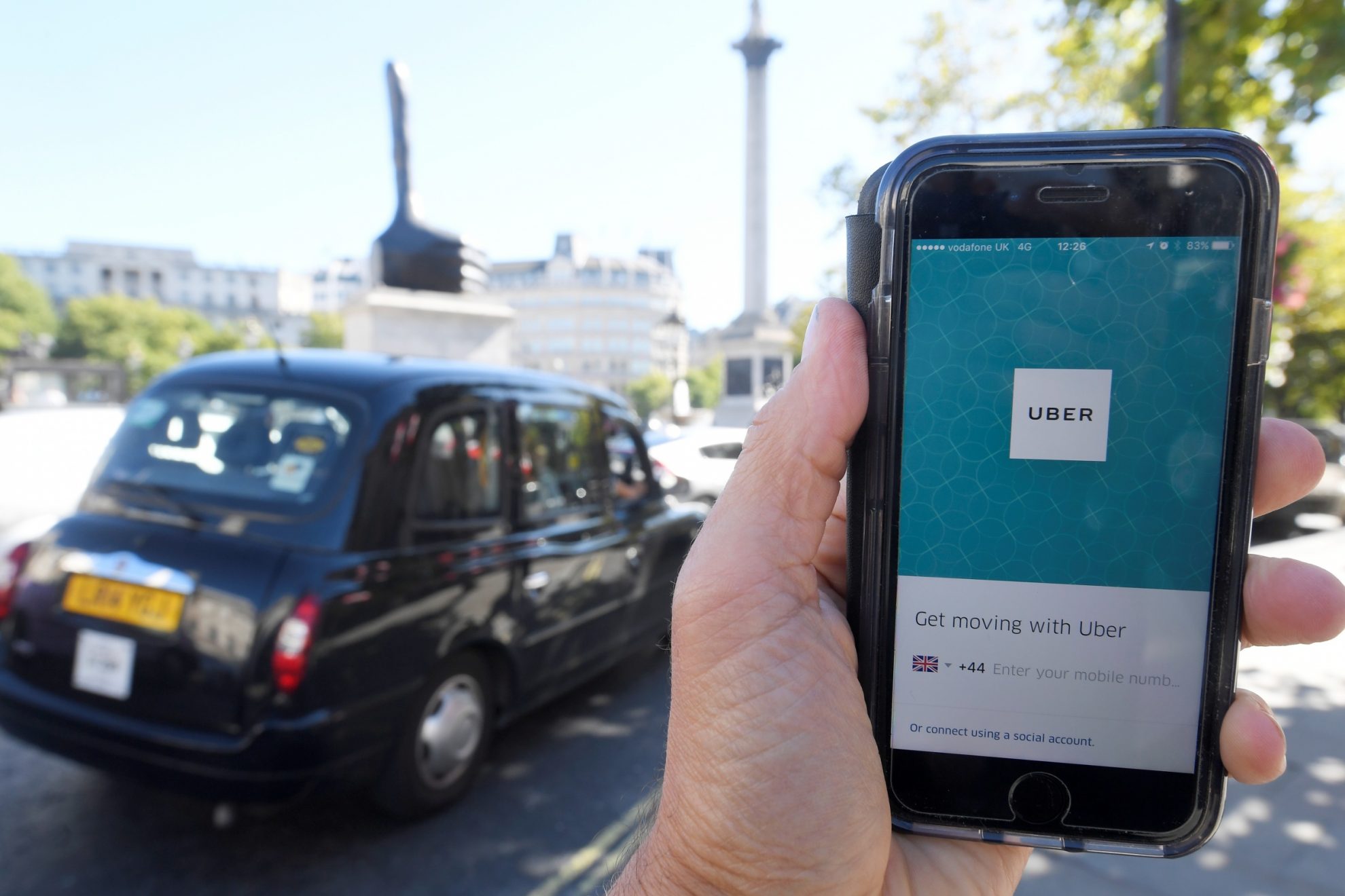 Londonieciai-kovoja-del-Uber-islikimo