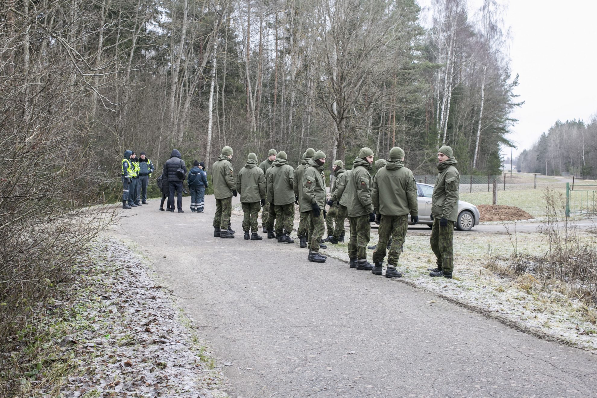 Dvi dienas greta Panevėžio miškelyje dingusio kario ieškoję policijos pareigūnai ir kariai ketvirtadienį po vidurdienio pranešė tragišką žinią. Karo medikas rastas miške negyvas. Pirminiais duomenimis, įtariama, kad vaikinas pats pasitraukė iš gyvenimo.