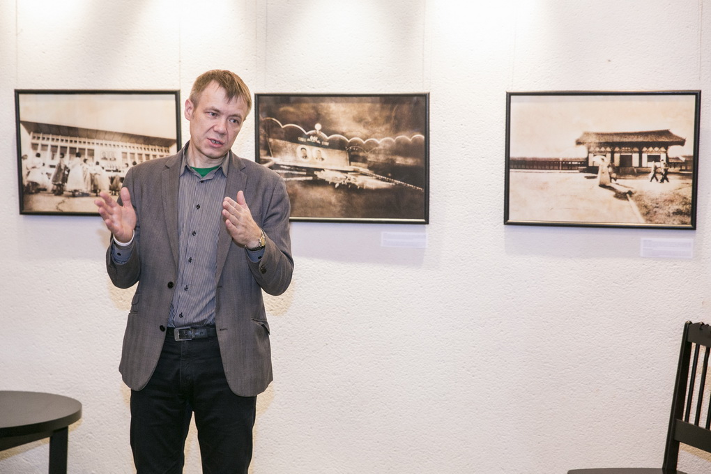 Panevėžio miesto fotografijos galerija miestelėnams dovanoja išskirtinę galimybę priartėti prie paslaptingosios Šiaurės Korėjos ir susipažinti su jos gyventojų kasdienybe.