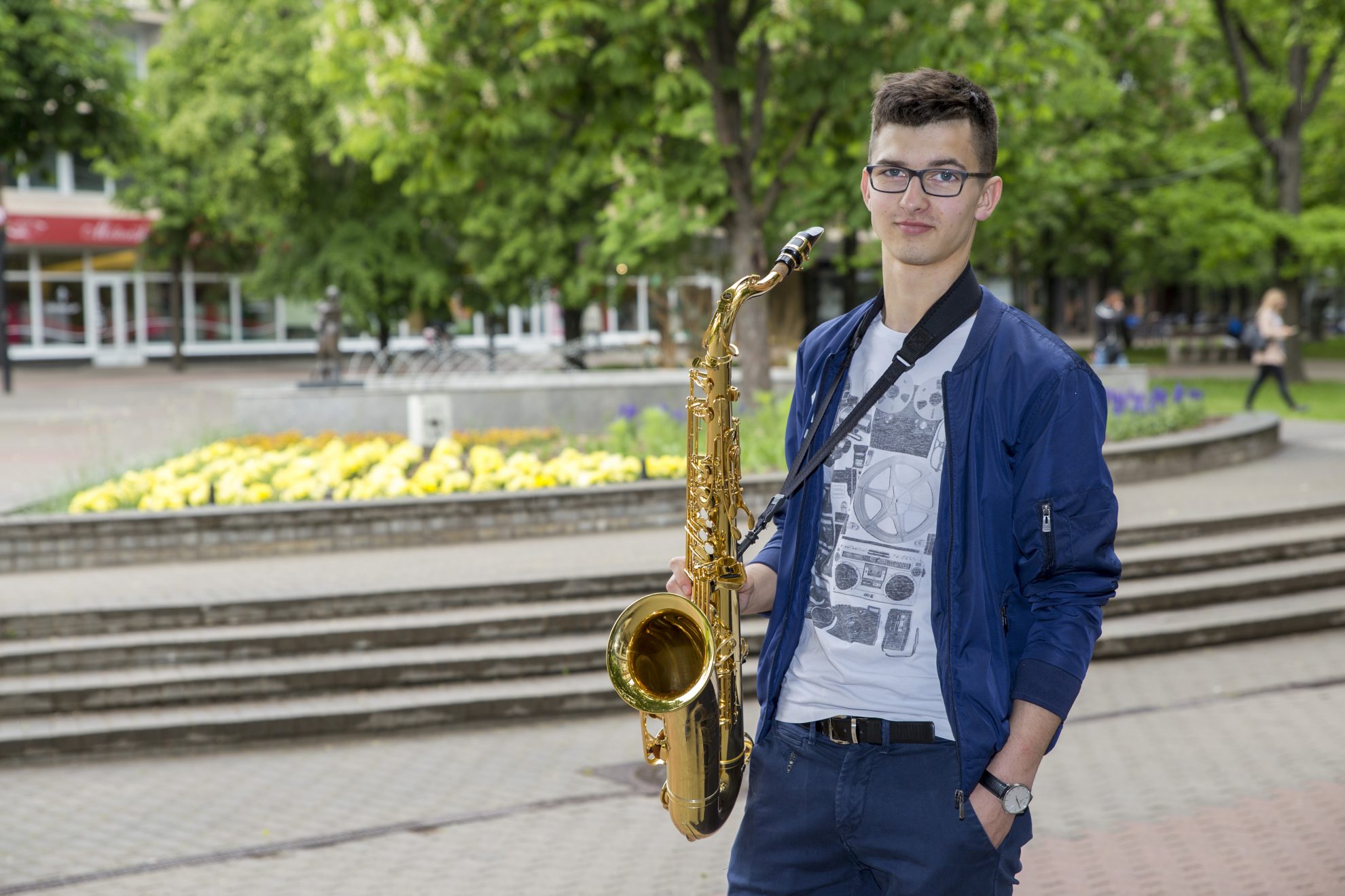 Ambicingo panevėžiečio Balio Čepėno dėka Aukštaitijos sostinė ne tik prisipildo kerinčių saksofono garsų. Talentingas muzikantas turi ir dar vieną veidą – iniciatyvaus bei pilietiško jaunuolio, tvirtai tikinčio, jog nuo mažų dalykų prasideda dideli darbai.