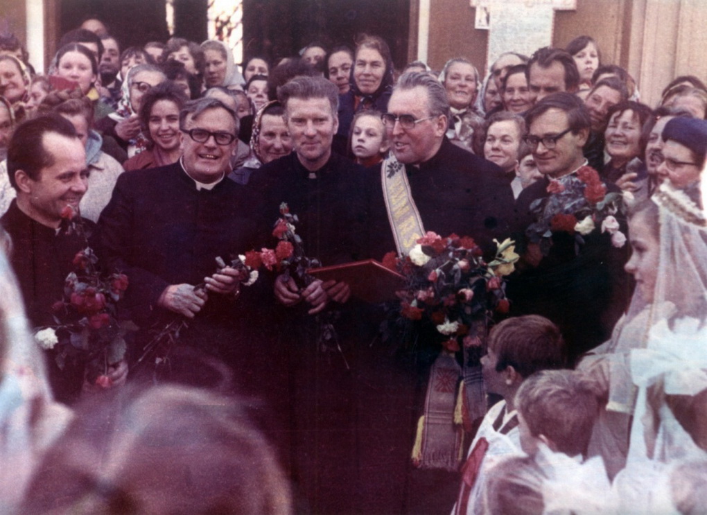 Sovietmečiu izoliuota katalikiška Lietuva rado būdų parodyti pasauliui, kas vyksta okupuotoje šalyje, atskleisti žmogaus teisių bei laisvių pažeidimus. Ir darė tą viešai.