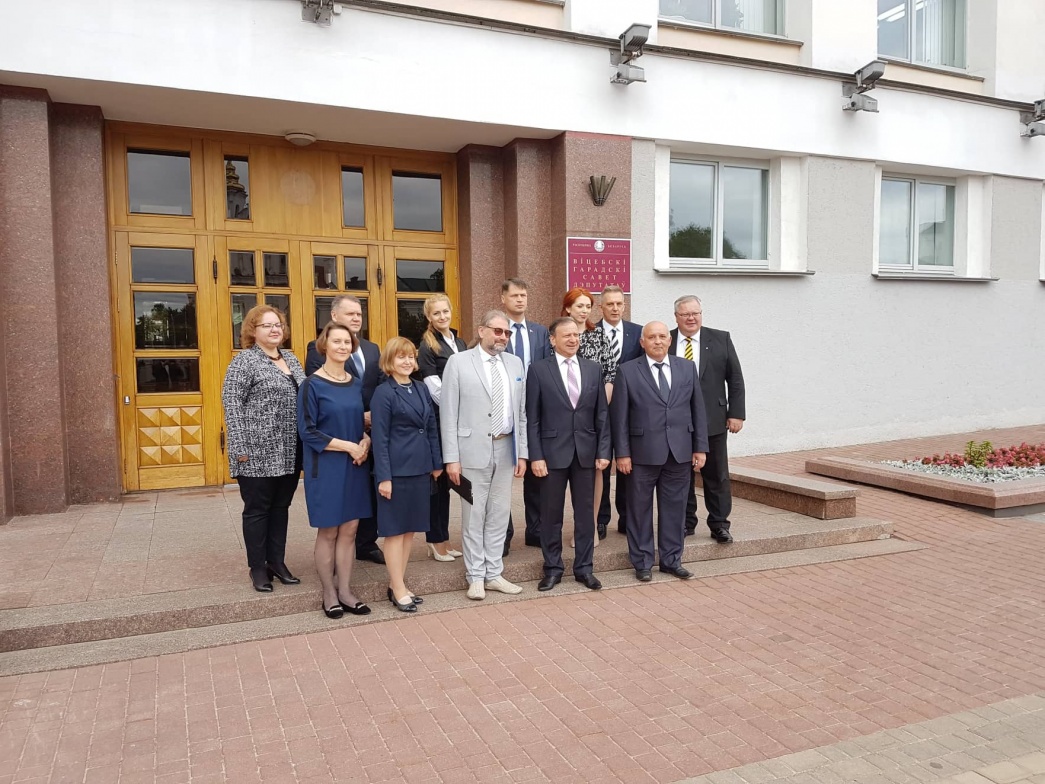 Panevėžio meras Rytis Račkauskas pasirašė miestų bendradarbiavimo sutartį su Baltarusijos Vitebsku. Jis tapo 14-uoju Panevėžio miesto partneriu.