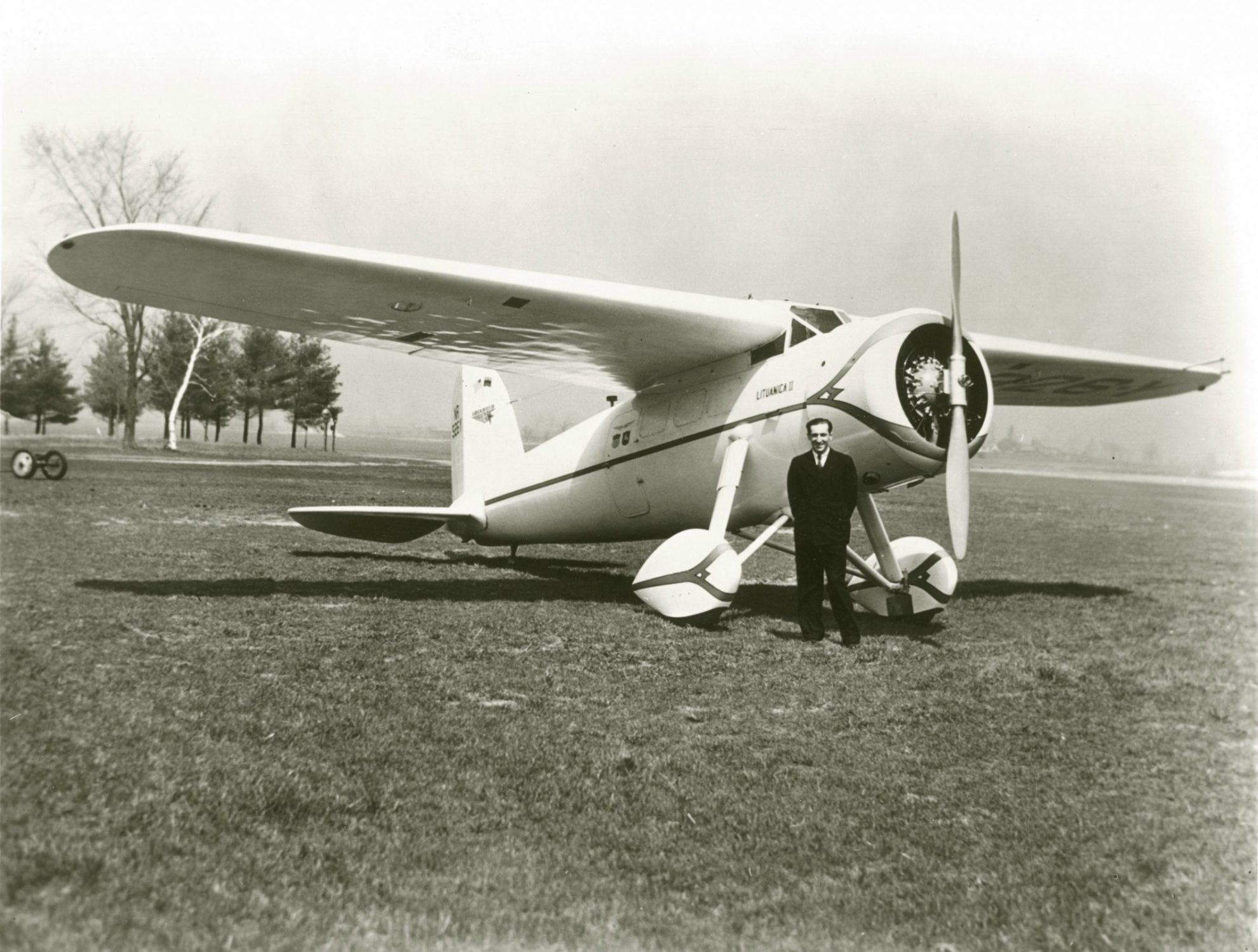 Panevėžyje F. Vaitkaus, Dariaus ir Girėno gatvių pavadinimai byloja ne tik apie aviacijos išskirtinę vietą tarpukario Lietuvoje. Aukštaitijos sostinėje kadaise su žmona apsilankęs F. Vaitkus, lakūnas, tiesęs oro tiltus tarp Lietuvos ir Vakarų, buvo sutiktas kaip didvyris. Negana to, Panevėžys neturėjo būti nežinomas miestelis ir legendiniam aviakonstruktoriui Antanui Gustaičiui.