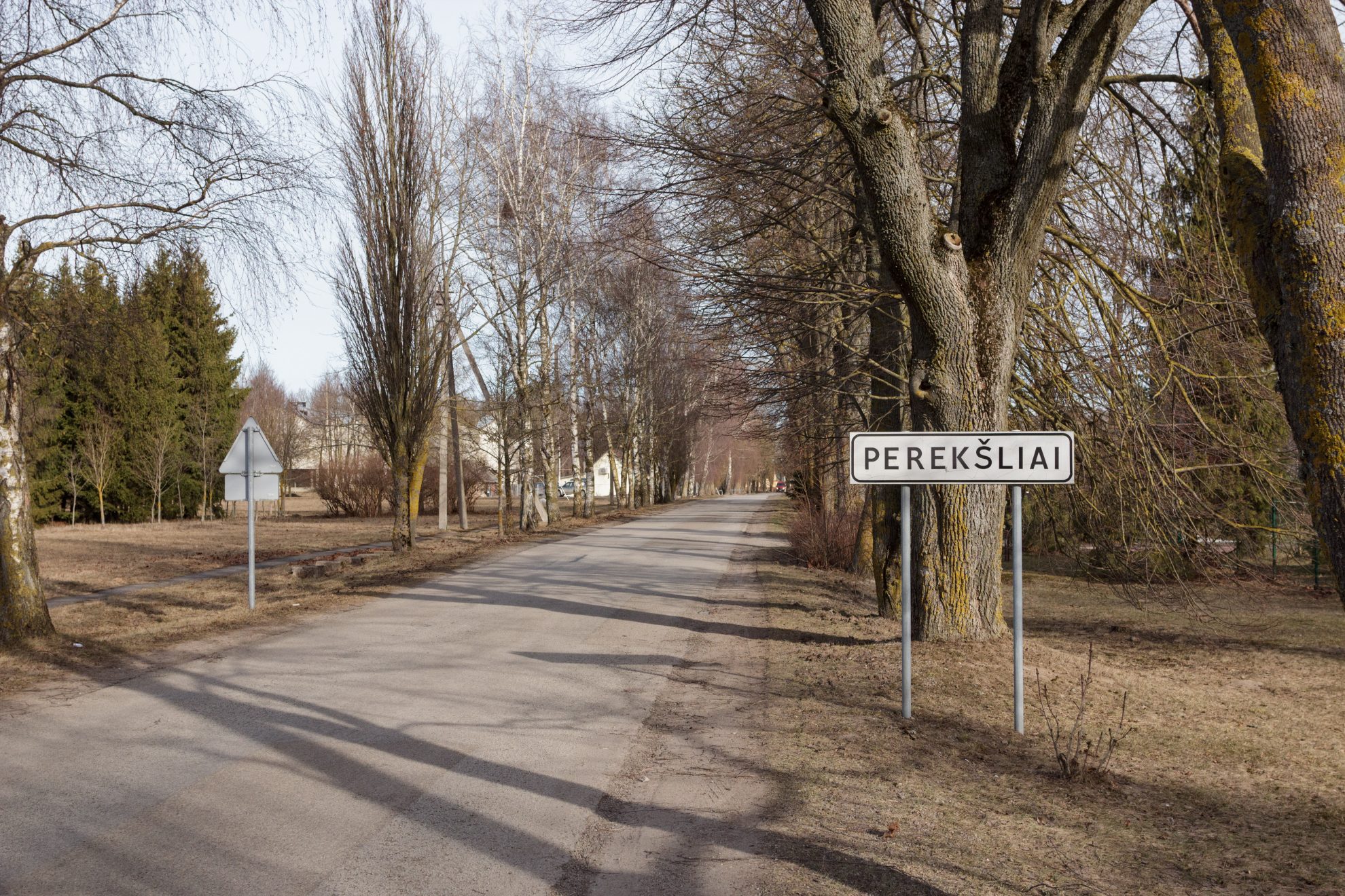 Santvarkų griūtys, reformos, suirutės Lietuvos žemėlapyje perrašė vietovių, kaimų pavadinimus, pakeitė jų ribas ir statusus. Tokių pervardintųjų toli ieškoti nereikia. Panevėžio rajone visiems žinomi Perekšliai kadaise irgi vadinti visai kitaip – Švaininkais.