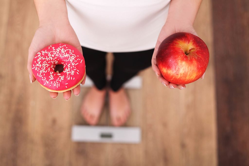 Žiemą mes linkę priaugti papildomų kilogramų, o vasarą juos numetame. Tai normalus procesas. Vis dėlto vadovaudamiesi keletu paprastų patarimų, šį procesą galime padaryti kuo mažiau pastebimą.