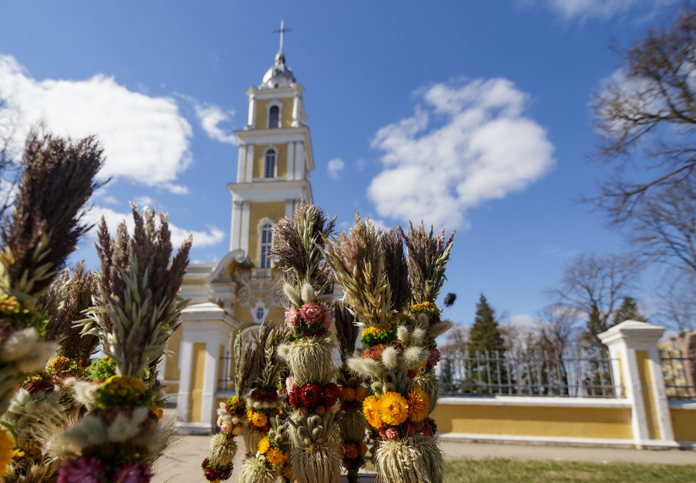 Didžiąją savaitę prieš Velykas pradėjęs Verbų sekmadienis į miesto bažnyčias sukvietė minias tikinčiųjų.