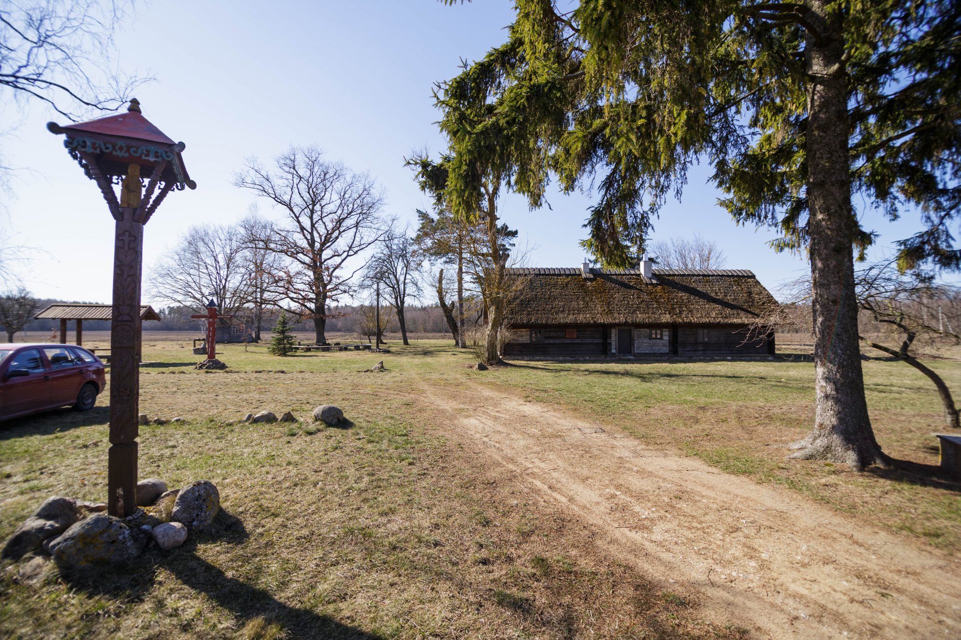 Kalbėdami apie Čiūrus – kaimą vaizdingoje Krekenavos regioninio parko teritorijoje, kartais išgirstame ir dar vieną jo pavadinimą – Zaosė.