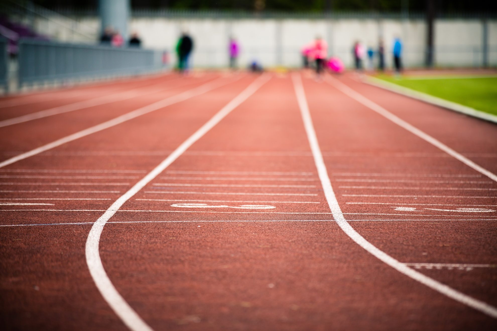 Finišavo nuo lapkričio iki birželio trukęs masiškiausias sporto renginys šalyje – Lietuvos mokyklų žaidynės. Panevėžiui sezonas buvo ypač sėkmingas – 5-oji gimnazija užėmė I vietą didžiųjų miestų grupėje. Bendroje įskaitoje Panevėžys – trečias (po Vilniaus ir Kauno).