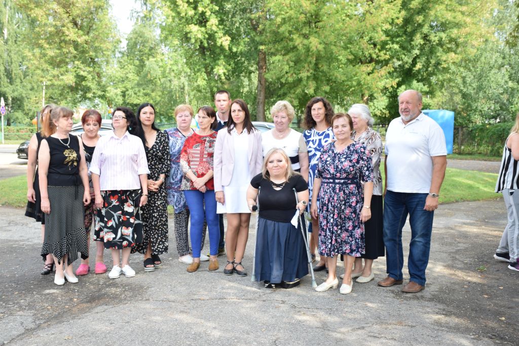 Šiandien Panevėžio miesto meras Rytis Račkauskas lankėsi Lietuvos agentūros SOS vaikai Panevėžio skyriuje ir sveikino kolektyvą 27-ojo gimtadienio proga. Įstaigos vadovei Irmai Zabulionytei meras įteikė padėkos raštą, gėlių puokštę, o visam kolektyvui – šakotį.