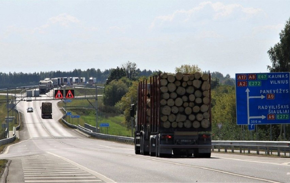 Lietuvos automobilių kelių direkcija prie Susisiekimo ministerijos (Kelių direkcija) pasirašė sutartį su UAB „Tilsta“ dėl viaduko, dar kitaip vadinamo „Nausodės viaduku“, virš kelio Panevėžys–Šiauliai, rekonstravimo. Pagal sutartį bus keičiamos viaduko perdangos (sijos), atnaujintos statinio dangos ir šalitilčiai, nudažytas dugnas.