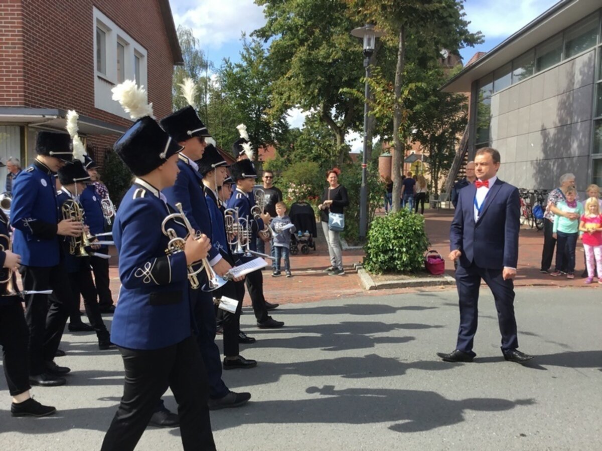 Panevėžio rajono Šilagalio kultūros centro orkestras „Sklepučini“, vadovaujamas Vilmanto Vapsvos, rugsėjo 3–10 dienomis dalyvavo Vokietijoje Bosel mieste vykstančiame 57-ajame muzikos festivalyje-konkurse „Euro Musiktage Bosel“. Šiemet šis tradicinis renginys buvo skirtas Lietuvos vardui (kiekvienais metais festivalyje plačiau pristatoma vis kita šalis).