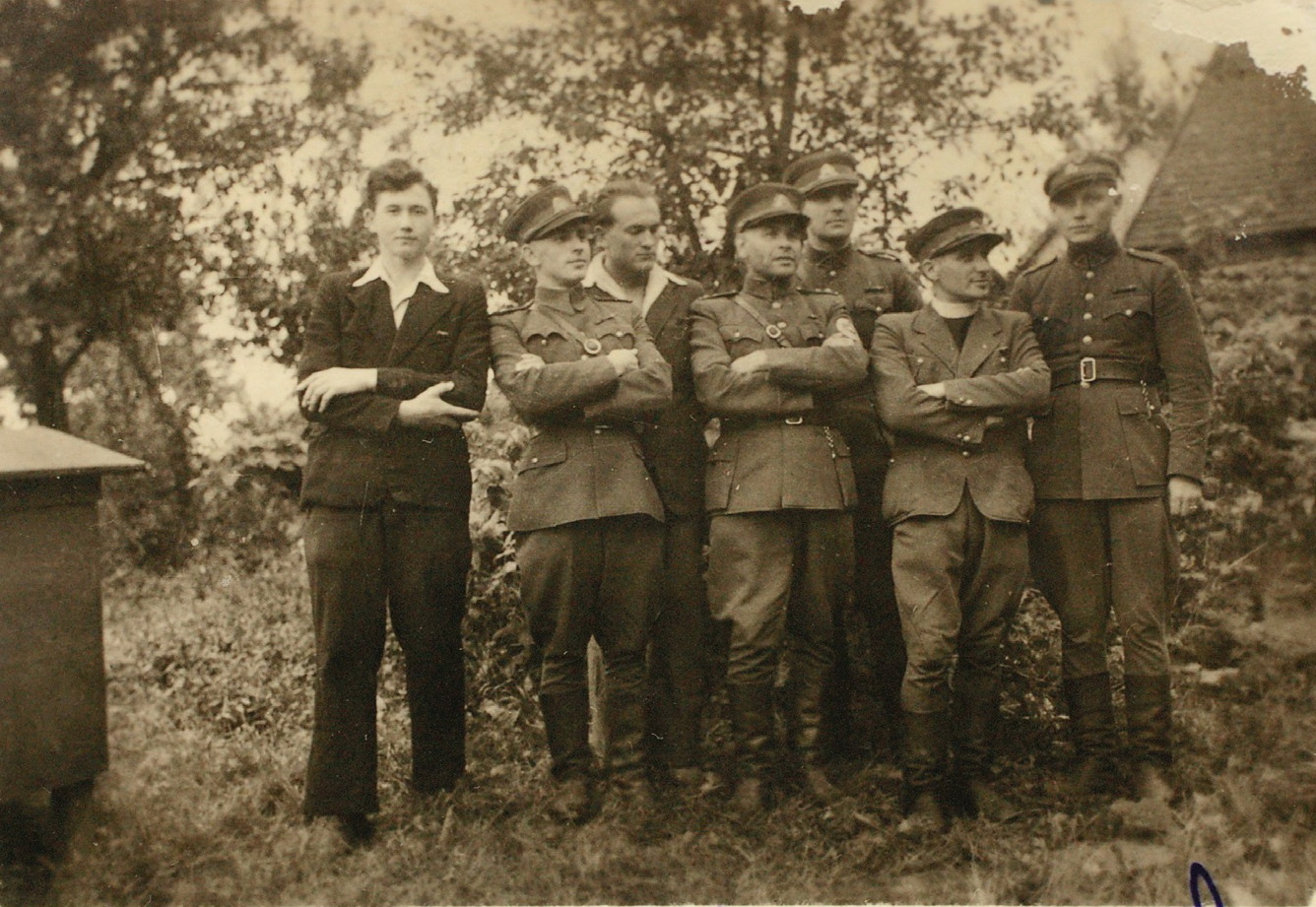 Sudėtingu pokario laikotarpiu, Lietuvą draskant partizaniniam karui, savo kovą turėjo rinktis ne tik paprasti gyventojai, bet ir dvasininkija.