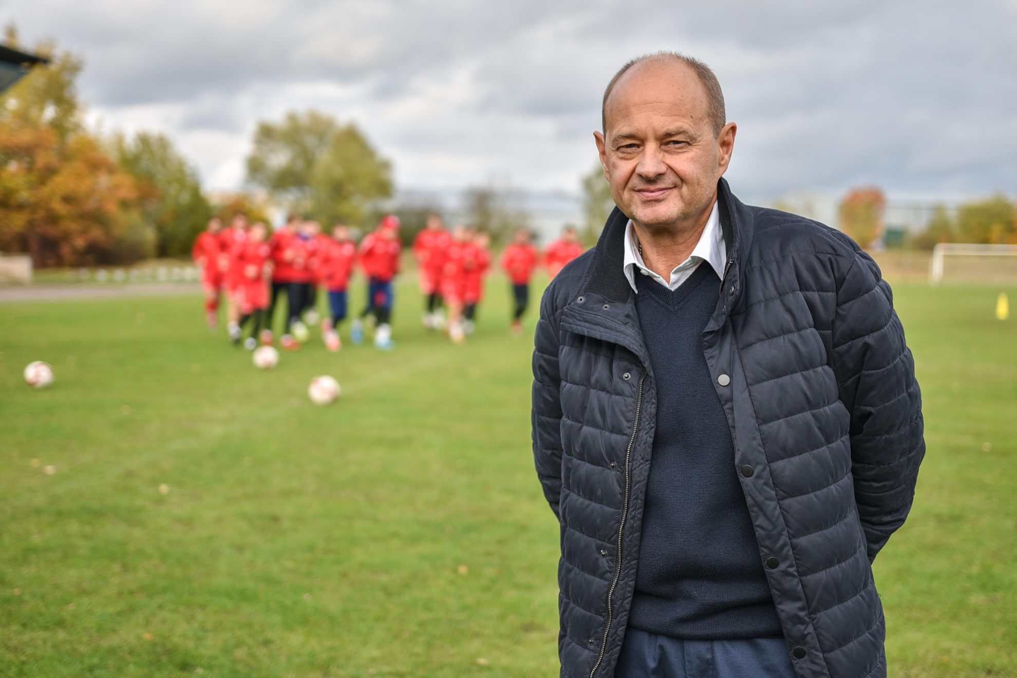 Panevėžietis Bronius Vaitiekūnas žino pergalės skonį, kai laimi jo vadovaujama miesto futbolo komanda. Ir gerai žino, ką reiškia atsidurti visiškame dugne.