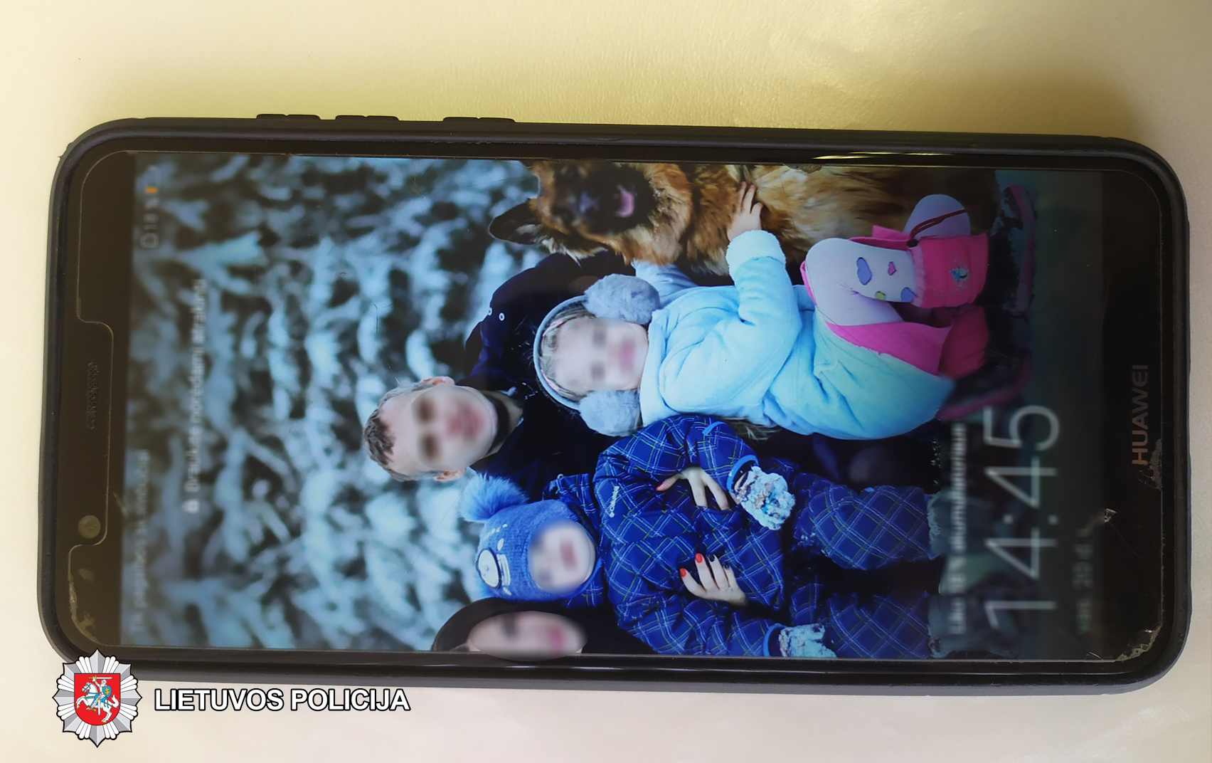 2019-02-13 atneštas mobilaus ryšio telefonas „Huawei P Smart“, kuris 2019 m. rudeni rastas Panevėžio r., Šilagalio k.