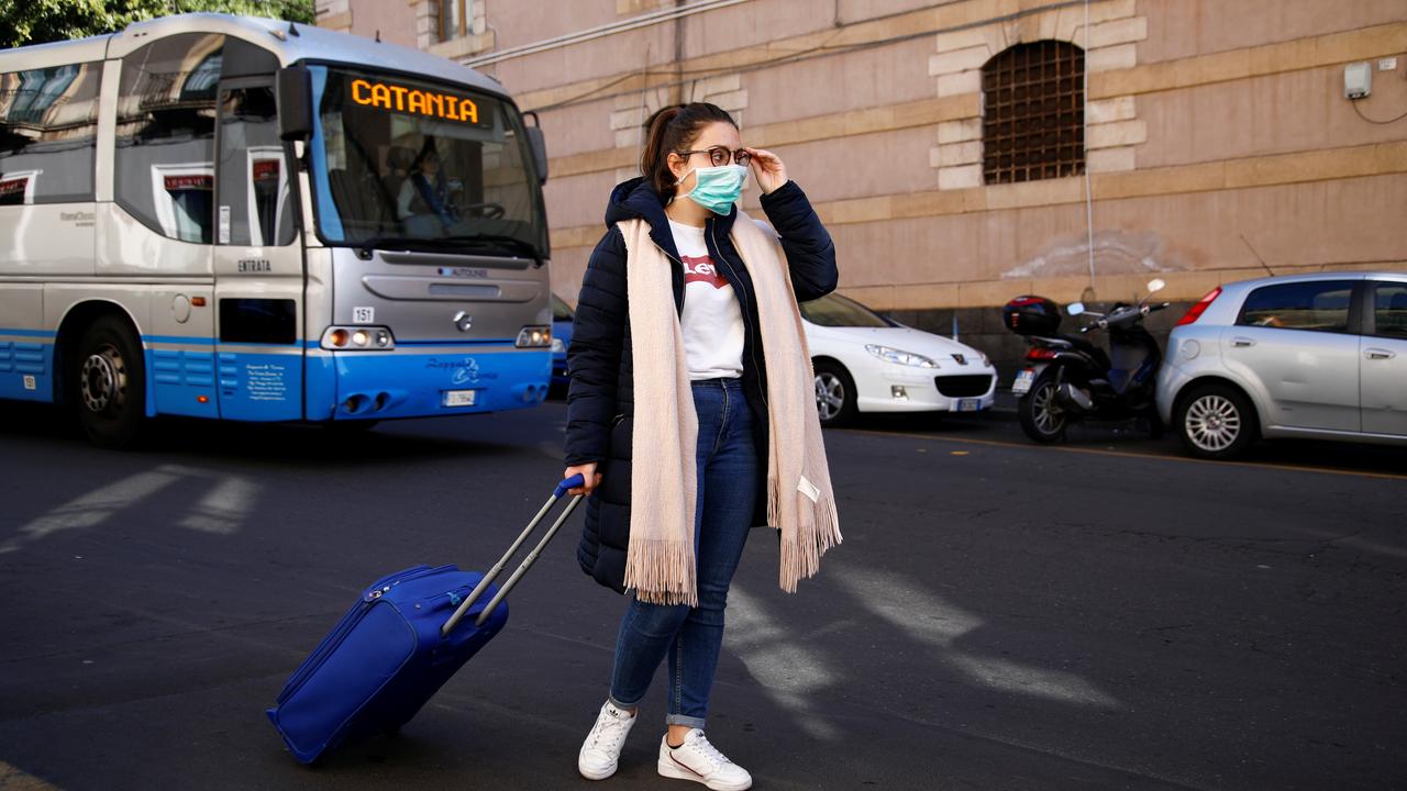 Šiaurės Italijos veidas vos per porą pastarųjų dienų pasikeitė neatpažįstamai. Jau trejus metus Šiaurės Vakarų Italijoje, Ligūrijos regione, Genujos mieste, gyvenanti panevėžietė Diana Zampardo sako situaciją dėl koronaviruso plitimo šalyje vertinanti gana racionaliai, tačiau neįmanoma likti ramiai, kai neaiškus nei pavojingo viruso plitimo greitis, nei kryptis.