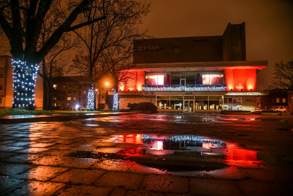 Statybininkams rengiantis jau kitų metų pradžioje pradėti kino centro „Garsas“ rekonstrukciją į menų centrą, Savivaldybė planuoja kino veiklą laikinai perkelti į Profesinio rengimo centro patalpas Klaipėdos gatvėje.