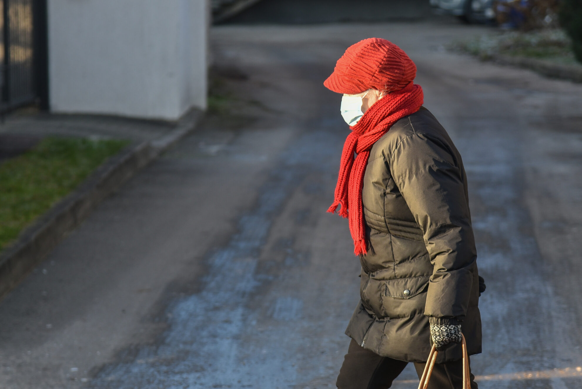 Praėjusią parą patvirtinti 2 849 nauji koronaviruso atvejai, nuo COVID-19 mirė 24 žmonės, sekmadienį pranešė Statistikos departamentas.