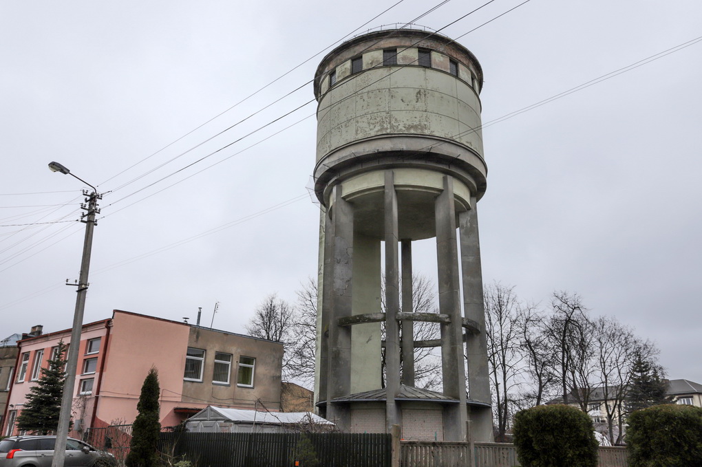 Ekstravagantišku Panevėžio akcentu galėjęs tapti neeksploatuojamas vandens bokštas Aldonos gatvėje vėl pardavinėjamas.