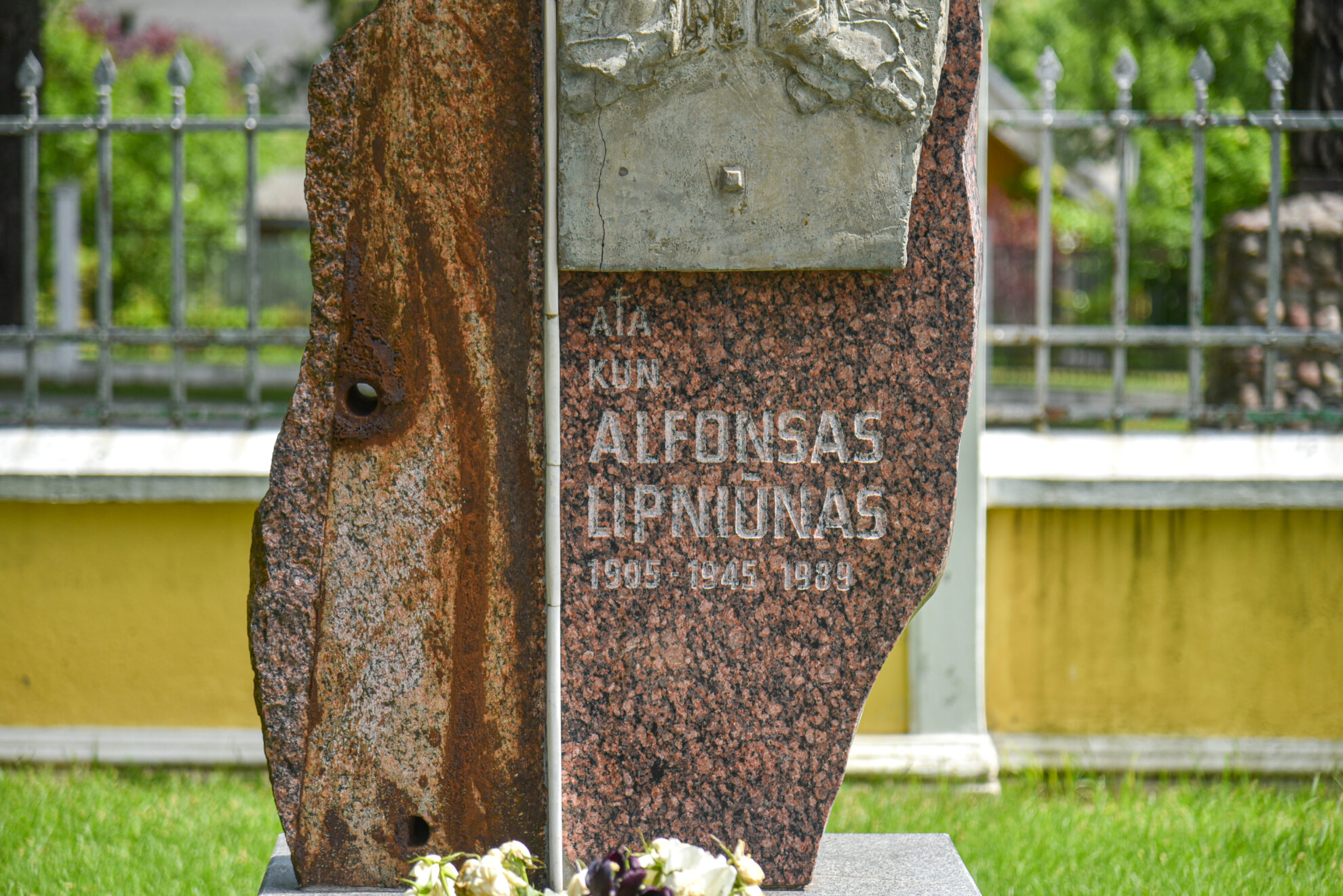 Didelė tikimybė, kad Panevėžys išgarsės savo palaimintuoju, o vėliau gal net ir šventuoju. Jau netrukus net keturios kunigo A. Lipniūno šventumą liudijančių dokumentų dėžės bus perduotos toliau tyrinėti Vatikane dirbantiems bažnyčios hierarchams.