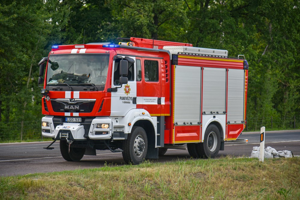 Liaudies išmintis byloja, kad daug rankų didžią naštą pakelia. Koks svarbus skirtingų tarnybų susiklausymas bei darnus bendradarbiavimas kritinių situacijų metu, puikiai žino ir skubiosios pagalbos tarnybų darbuotojai – juk teikiant pagalbą dažnai reikia ne vienos, o kelių tarnybų aktyvaus dalyvavimo.