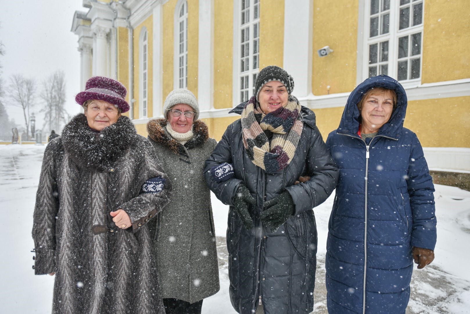 Jau kelis dešimtmečius prie Panevėžio vyskupijos „Carito“ veikianti savanorių grupė neatsitiktinai pavadinta „Saulės“ vardu. Tokį šiltą vardą jai davė savanorių lankomi vieniši panevėžiečiai.