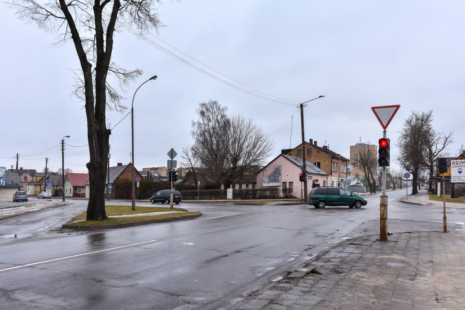 Panevėžyje šešių sankryžų šviesoforai, kaip pripažįsta jų prižiūrėtojai, vos veikia ir bet kada gali užgesti.