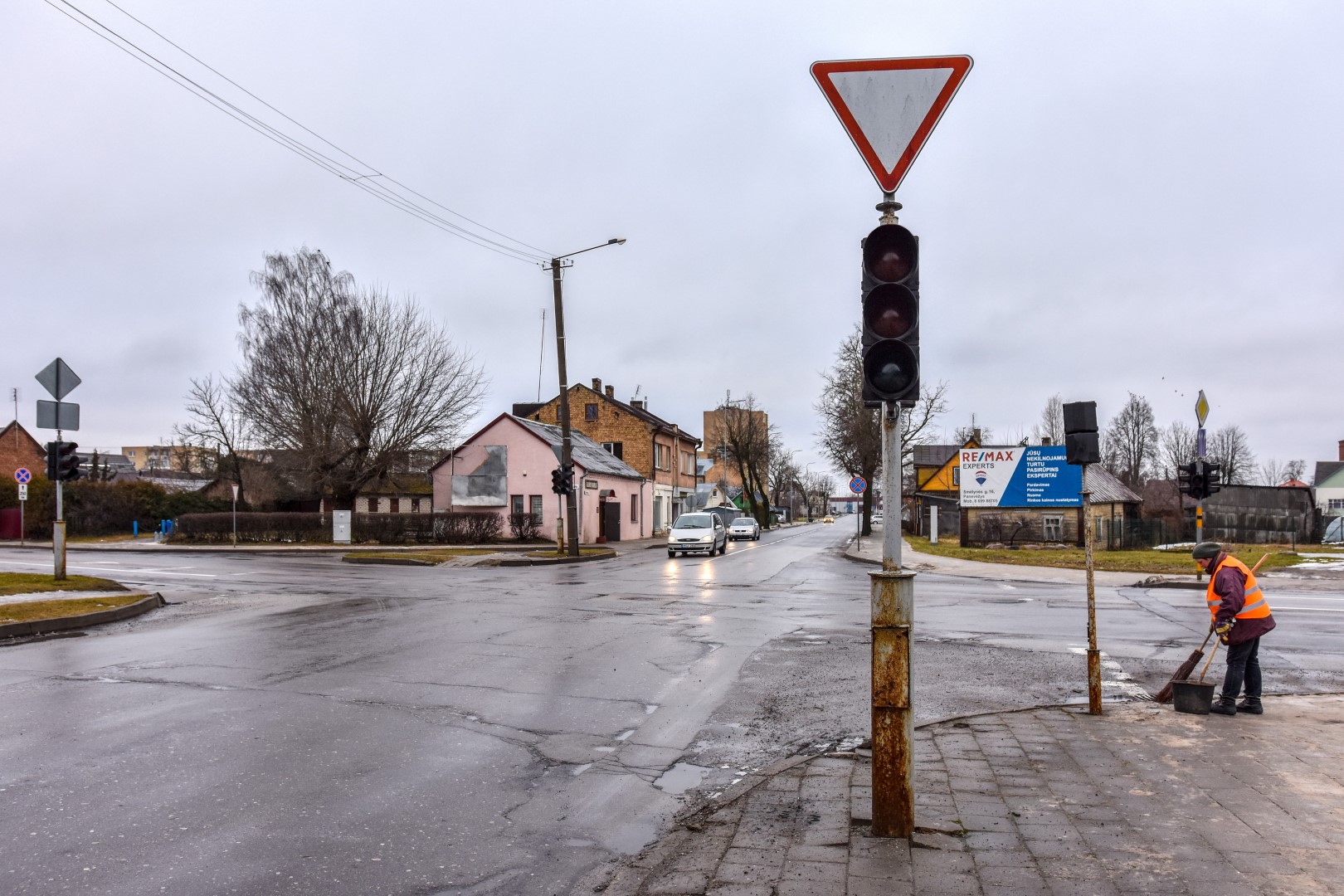 Panevėžyje šešių sankryžų šviesoforai, kaip pripažįsta jų prižiūrėtojai, vos veikia ir bet kada gali užgesti.