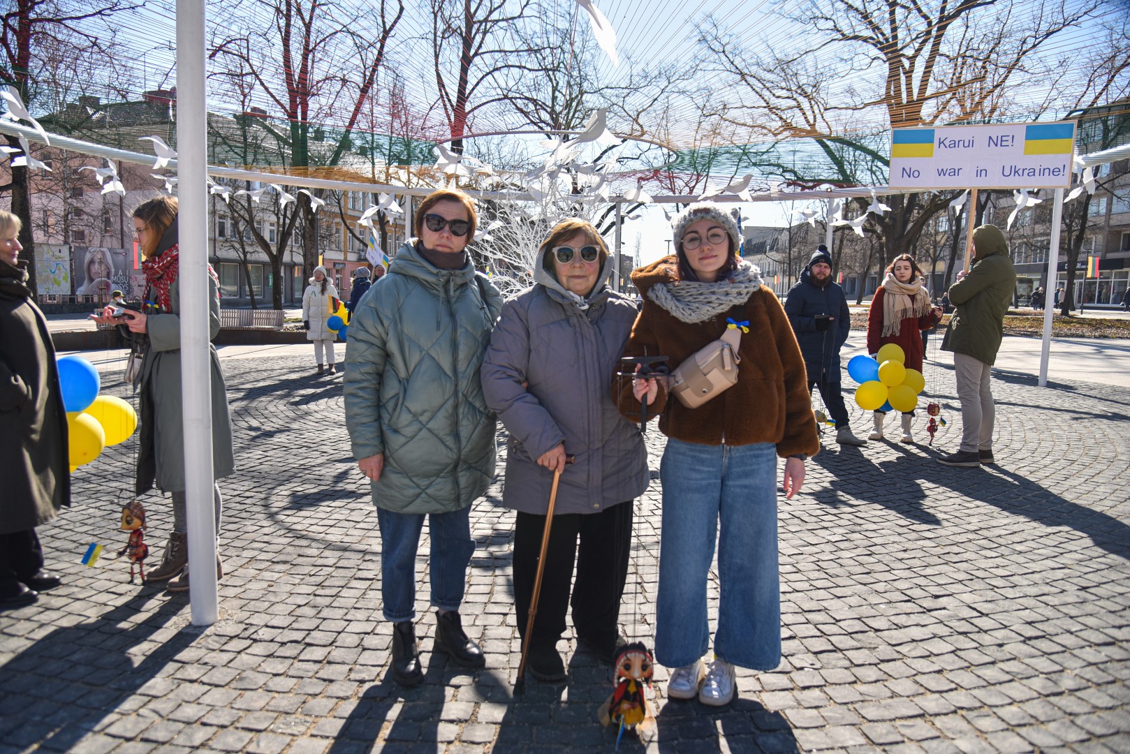 Nuo puolamo Kijevo į Panevėžį atbėgusi pedagogė Tatjana Potakova drauge su garbaus amžiaus savo mama, kitados garsia sportininke Aida Potakova, teigia, kad karas ne tik iš esmės pakeitė visų jame atsidūrusių žmonių gyvenimus, bet net ir jų tariamiems žodžiams suteikė visai kitą reikšmę.