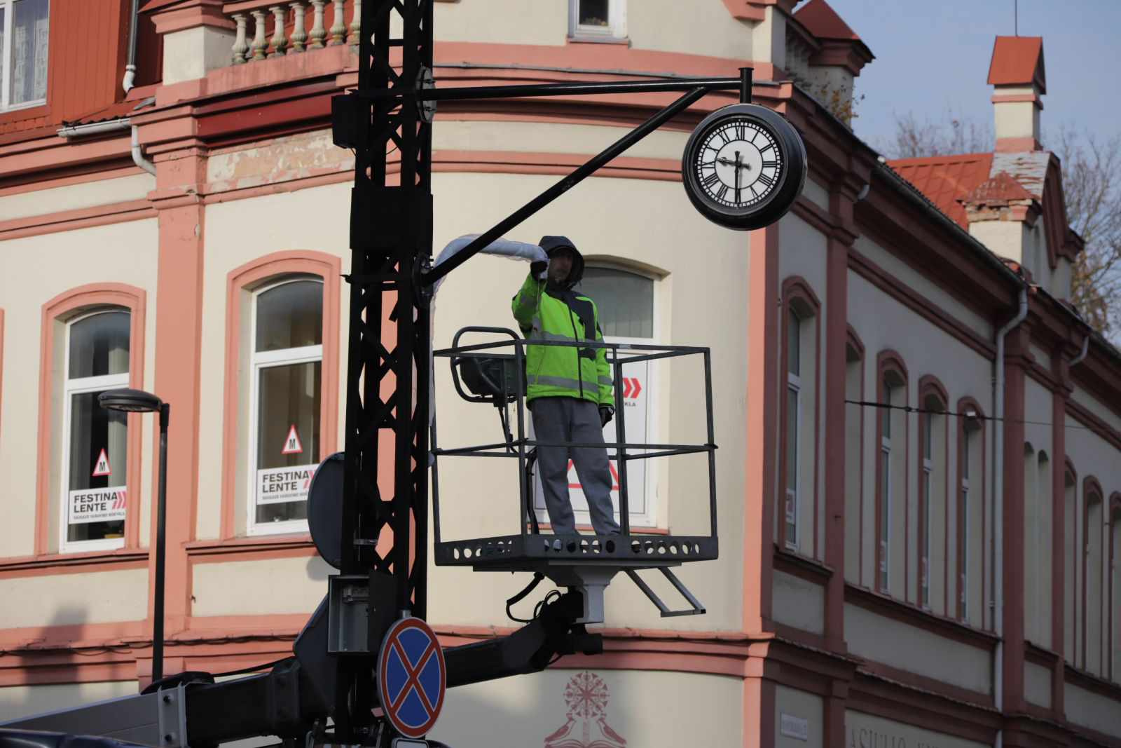 Gera žinia laukiantiems pavasario – nuo sekmadienio diena gerokai pailgės. Bloga žinia miegaliams – savaitgalis bus viena valanda trumpesnis.