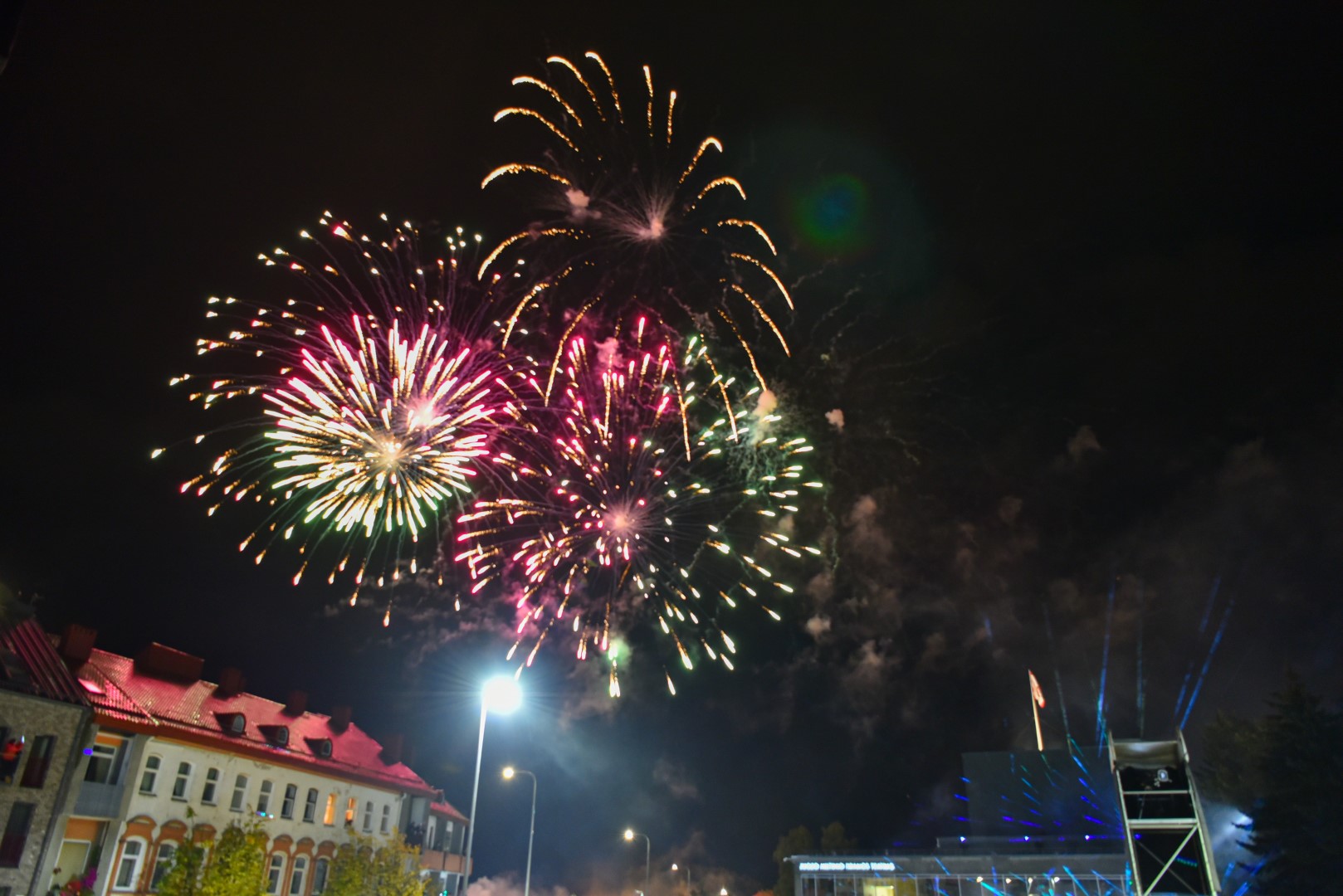 Per šiųmetį Panevėžio gimtadienį, planuojamą antrąjį rugsėjo savaitgalį, miestas neleis tradicinių šventinių fejerverkų. Tačiau be šviesų šėlsmo miestas neliks. Fejerverkus danguje pakeis lazerių šou.