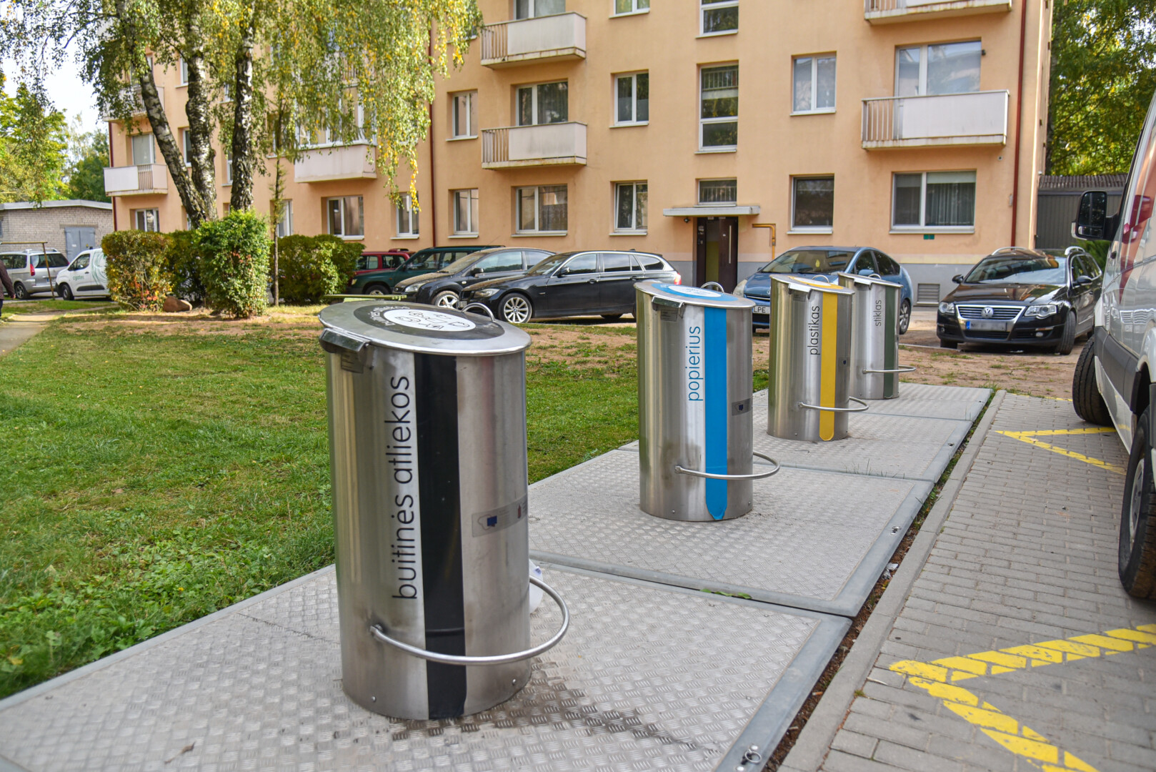 Panevėžyje kone dvigubai plečiamas požeminių konteinerių tinklas, o individualių namų savininkams planuojama išdalyti 2000 komplektų, skirtų rūšiuoti.