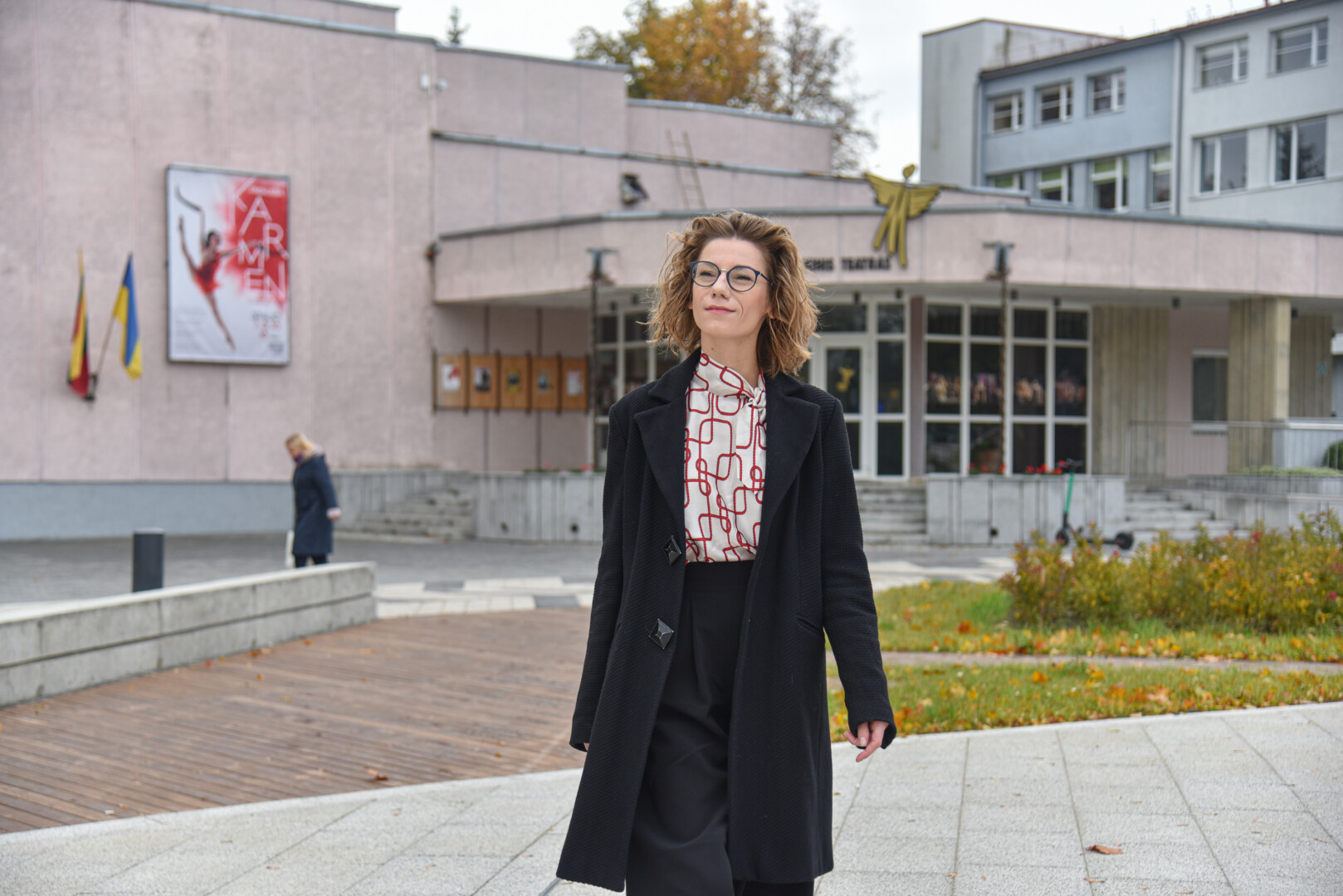 Panevėžio muzikinis teatras naująjį sezoną pradėjo ypatingu įvykiu, pastatymu, kokio dar nėra buvę ne tik jo scenoje, bet turbūt ir niekur kitur pasaulyje – „Karmen“ baleto spektakliu, kuriame šokėjų paliekamą įspūdį dar labiau sustiprino lyg dar vienas veikėjas į veiksmą įsipinančios hologramos vaizdo projekcijos.