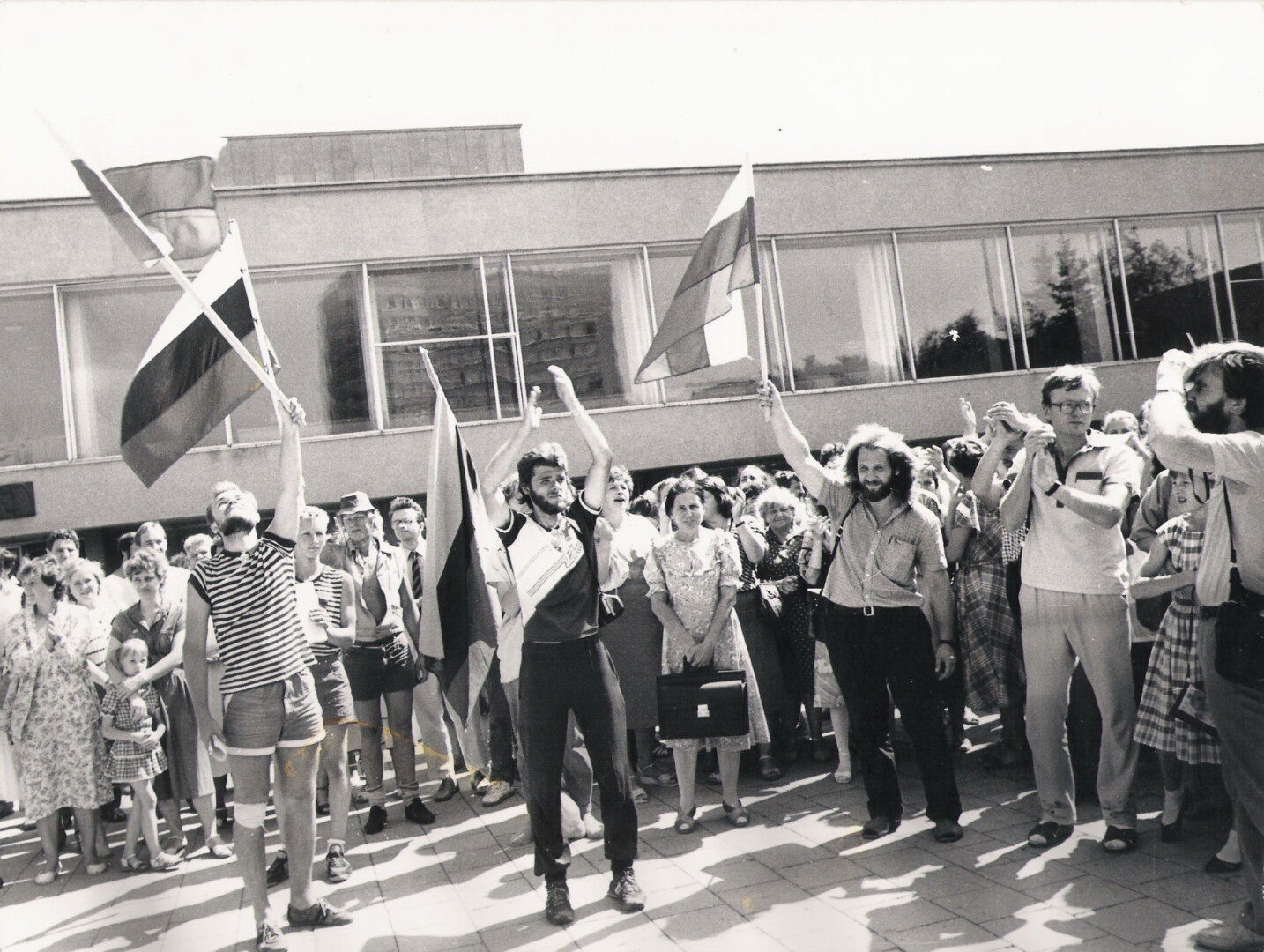 Baigiantis sovietmečiui, 1988-aisiais, įvykis sekė įvykį. Visuomenė jau ne tik jautė permainų vėjus – ji troško aktyviai dalyvauti kiekviename žingsnyje į nepriklausomybę.