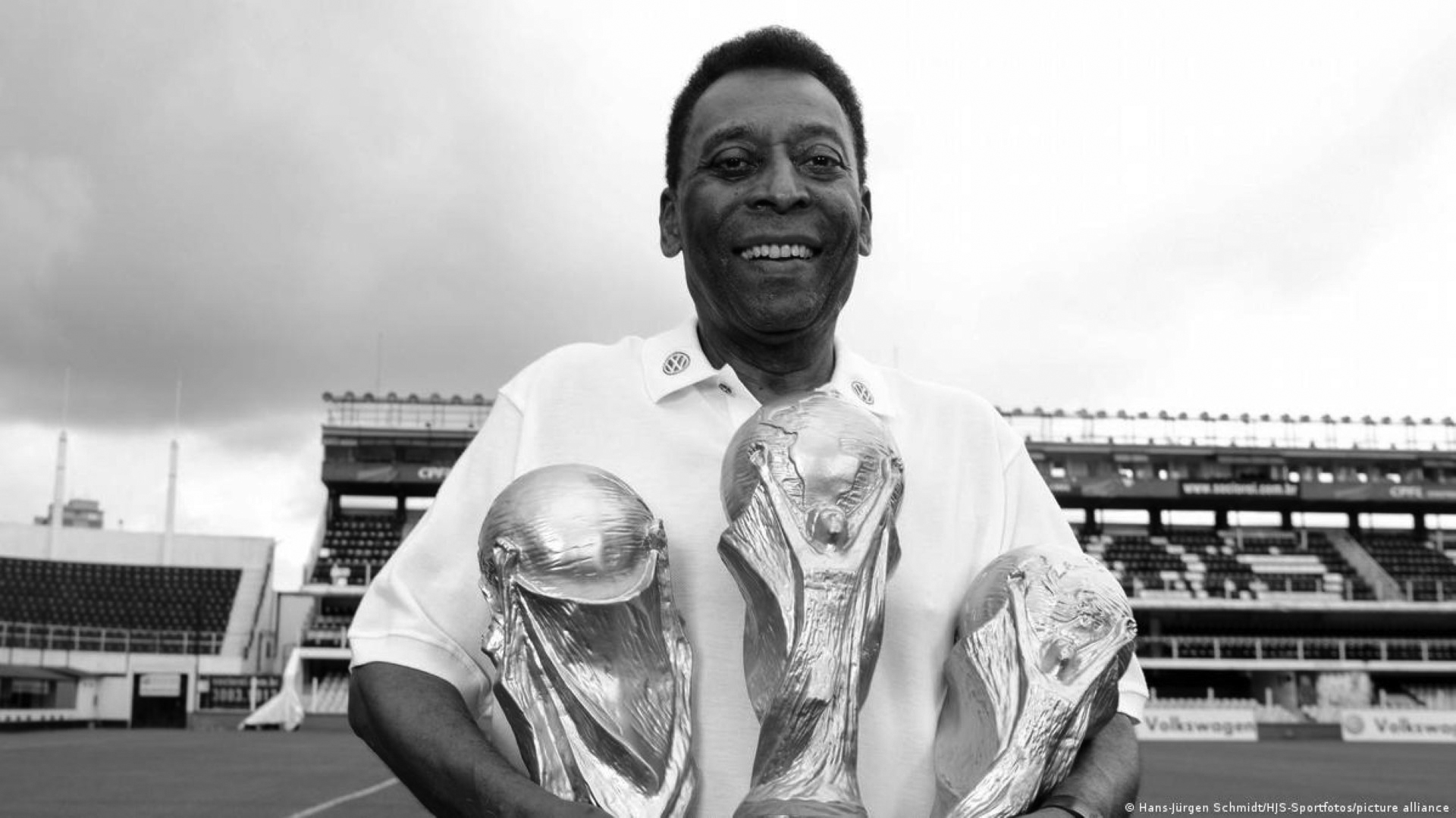 Mirė legendinis Brazilijos futbolininkas Pele. Jam buvo 82 metai.