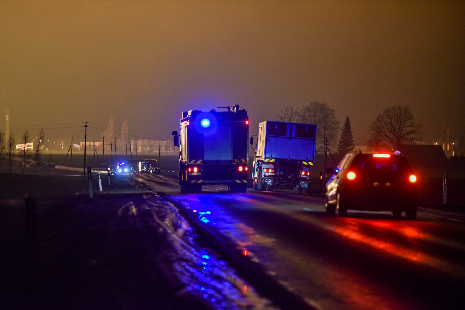 Panevėžio apskrities vyriausiojo policijos komisariato pareigūnai kartu su Lietuvos policijos Kriminalistinių tyrimų centro pareigūnais apžiūrėję Pasvalio rajone sprogusio dujotiekio vietą, surinko daiktinius įrodymus ir pradėjo ikiteisminį tyrimą.